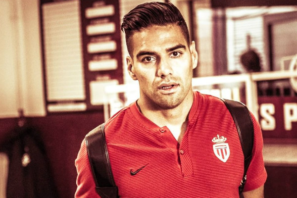 Neymar hace magia con el balón, pero Falcao es el goleador de la Liga de Francia