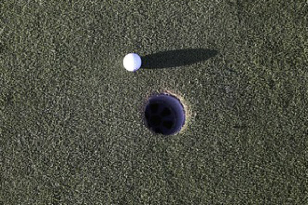Sabes, ¿cuál es el origen del tamaño de los hoyos de golf? ¡Increíble!
