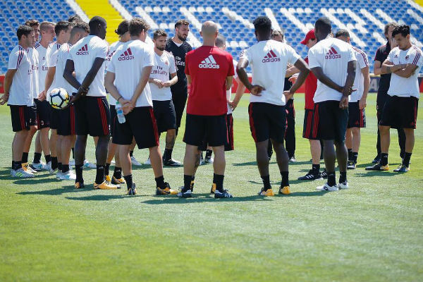 Este club estaría interesado en estos tres jugadores