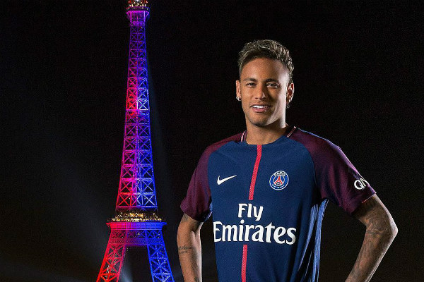 Neymar hace magia con el balón, pero Falcao es el goleador de la Liga de Francia