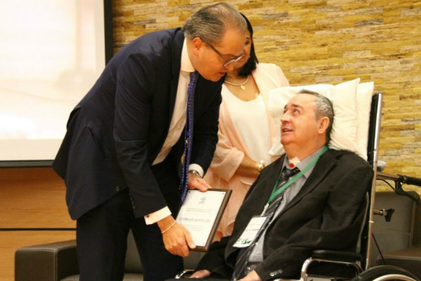 El homenaje que le hicieron al ‘Profe Montoya’, ¡el campeón de la vida!