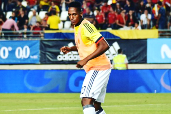 Se rumora que este colombiano podría jugar con James en el Bayern