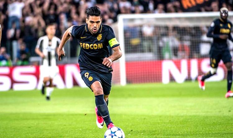 Milan sigue interesado en contar con los goles de Falcao