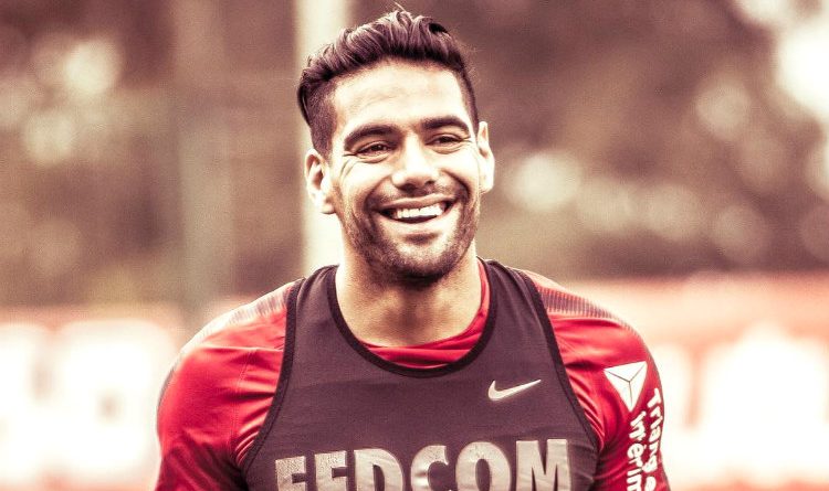 Falcao le gana el primer duelo a la MNC, Neymar, Mbappe y Cavanni