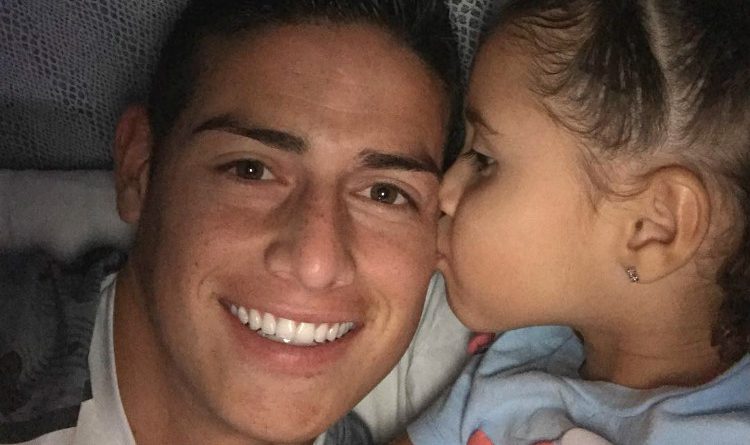 La hija de James quiere ser igual a su papá cuando grande ¡quedarás asombrado!