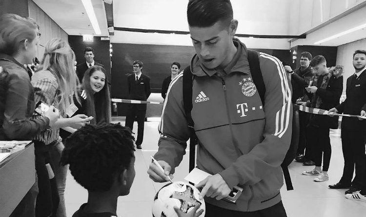 James hizo feliz a este pequeño hincha del Bayern