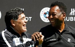El emotivo encuentro entre Maradona y Pelé en Rusia. ¡Hermosa foto!