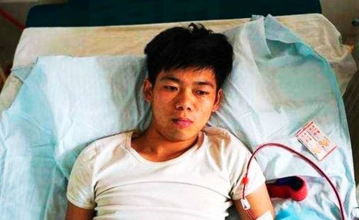 El trágico final del joven que vendió un riñón para comprar un iPhone