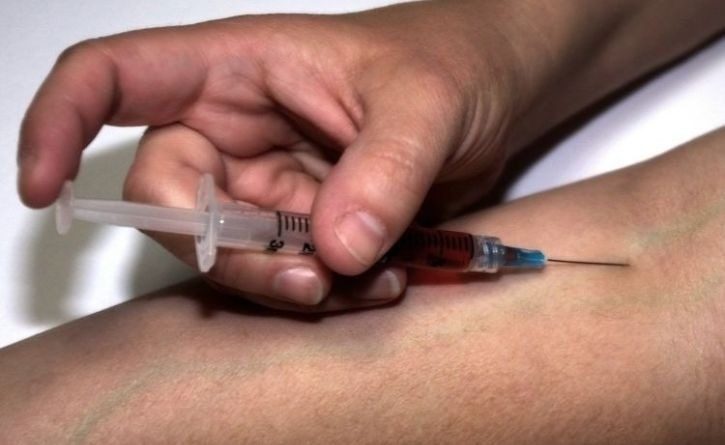 Este país infectará con COVID-19 a voluntarios para hacer pruebas de vacunas