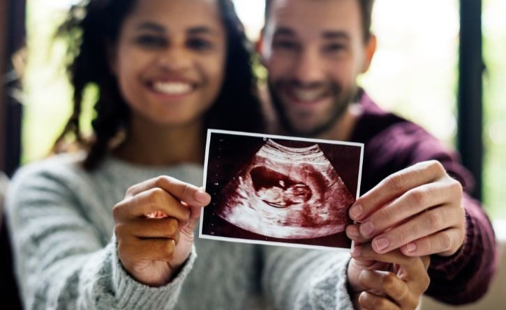 La historia detrás de la mujer que dio a luz 69 hijos ¡Gemelos, trillizos y cuatrillizos!