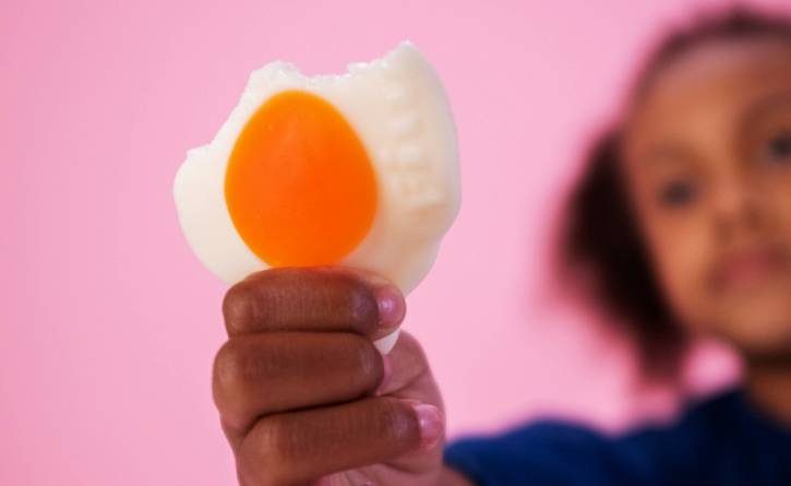 Crean pomada invitro de huevo comestible que evitaría el contagio del COVID-19