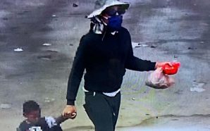 Niño de 2 años fue abandonado en una tienda con bolsa de ropa y una nota