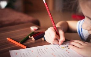 Polémica por profesora que pateó a una de sus alumnas de 5 añosPolémica por profesora que pateó a una de sus alumnas de 5 años